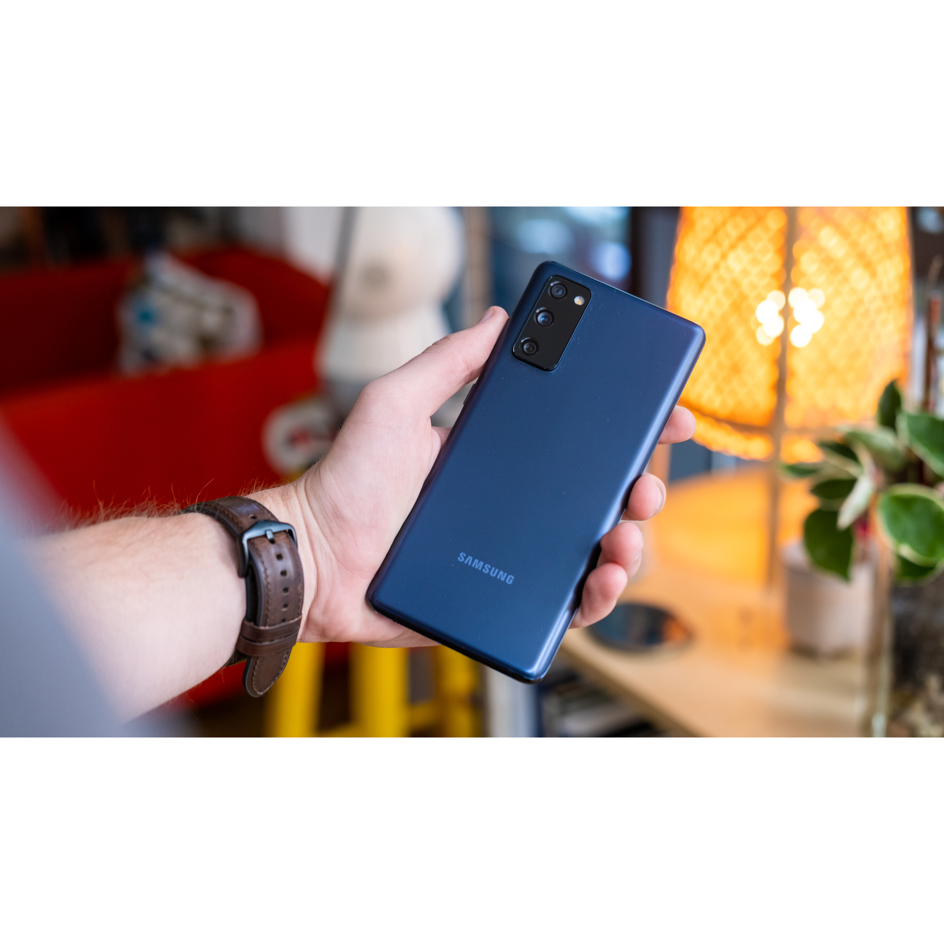 خرید آنلاین و قیمت گوشی موبایل سامسونگ مدل Galaxy S20 FE 5G دو سیم کارتظرفیت 128 گیگابایت و رم 8 گیگابایت - اکتیو [ ۱۴۰۲ ] | وکسی