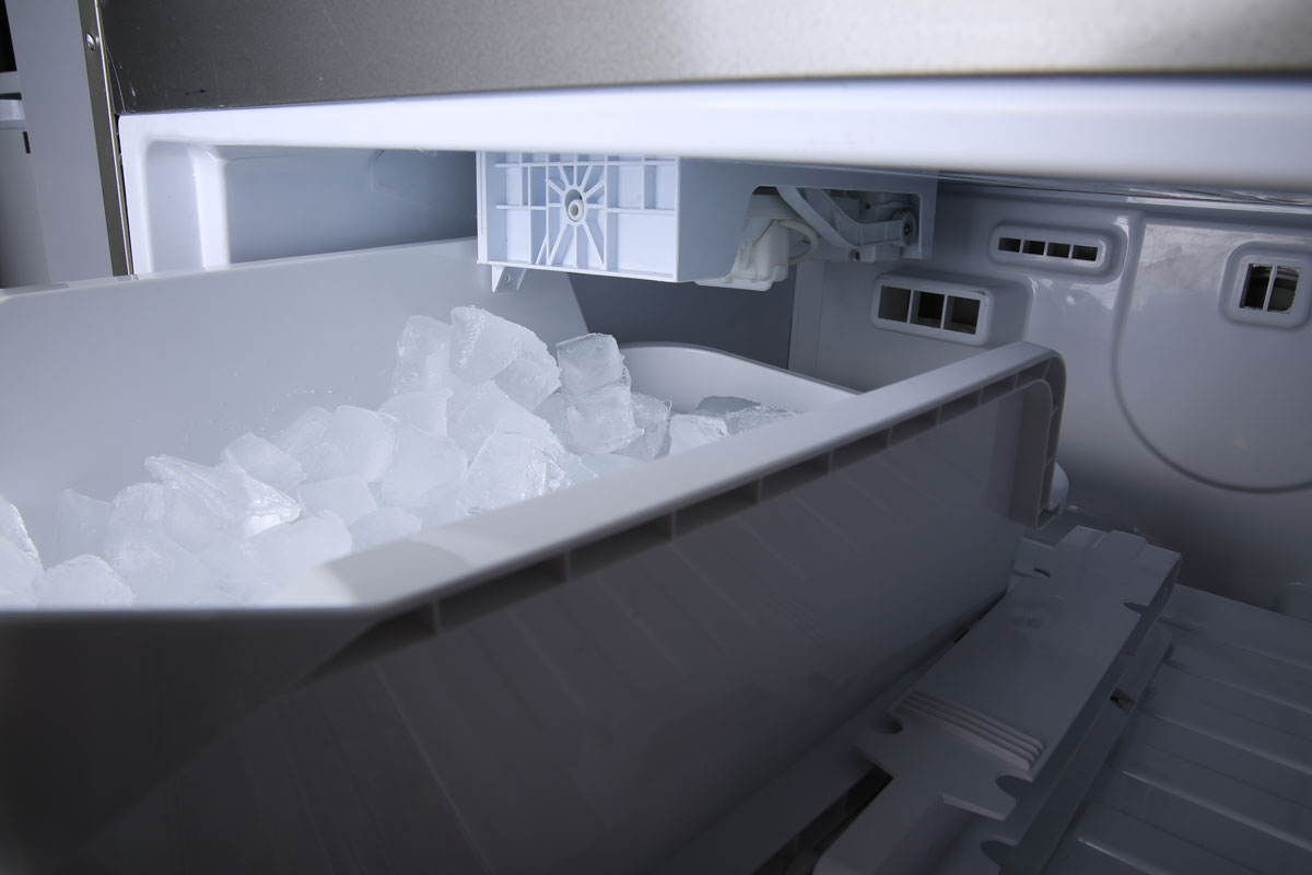 یخچال فریزر دو قلو اکولوکس استیل با یخساز اتوماتیک مدل