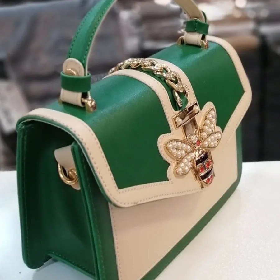 کمدا | قیمت و خرید کیف پروانه برند خارجی سایز متوسط رنگ سبز,مشکی,کرمی