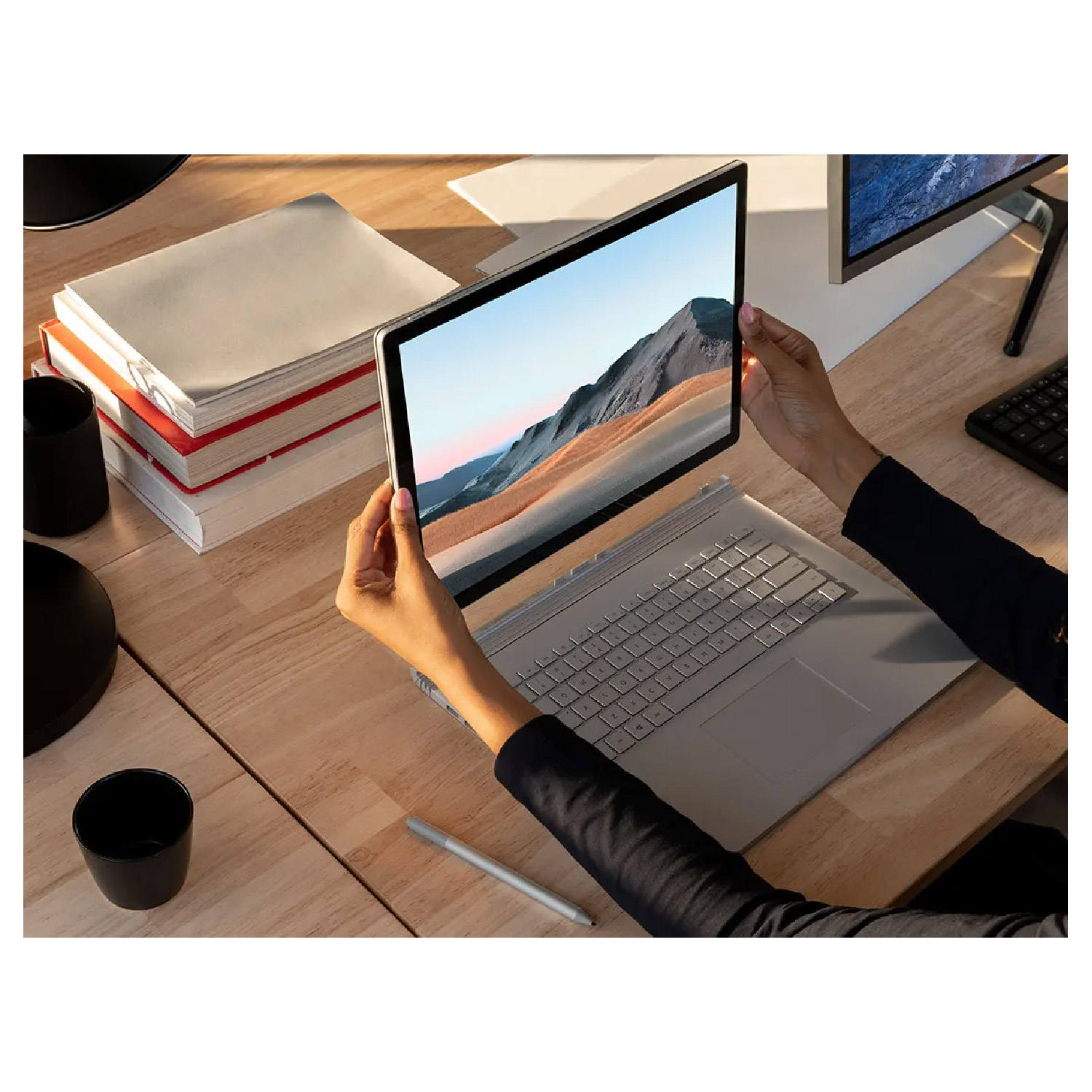 لپ تاپ مایکروسافت 13 اینچ مدل Surface Book 3 پردازنده Core i5 رم 8GB هارد256GB با صفحه نمایش لمسی
