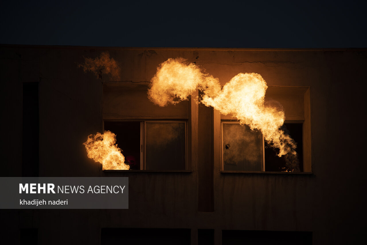گوشی در حال شارژ منزلی را در شیراز به آتش کشید - خبرگزاری مهر | اخبار ایرانو جهان | Mehr News Agency